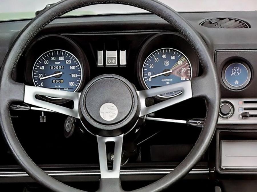 Панель приборов Alfa Romeo Alfasud ti (901) 1978 года  (фото 2 из 9)